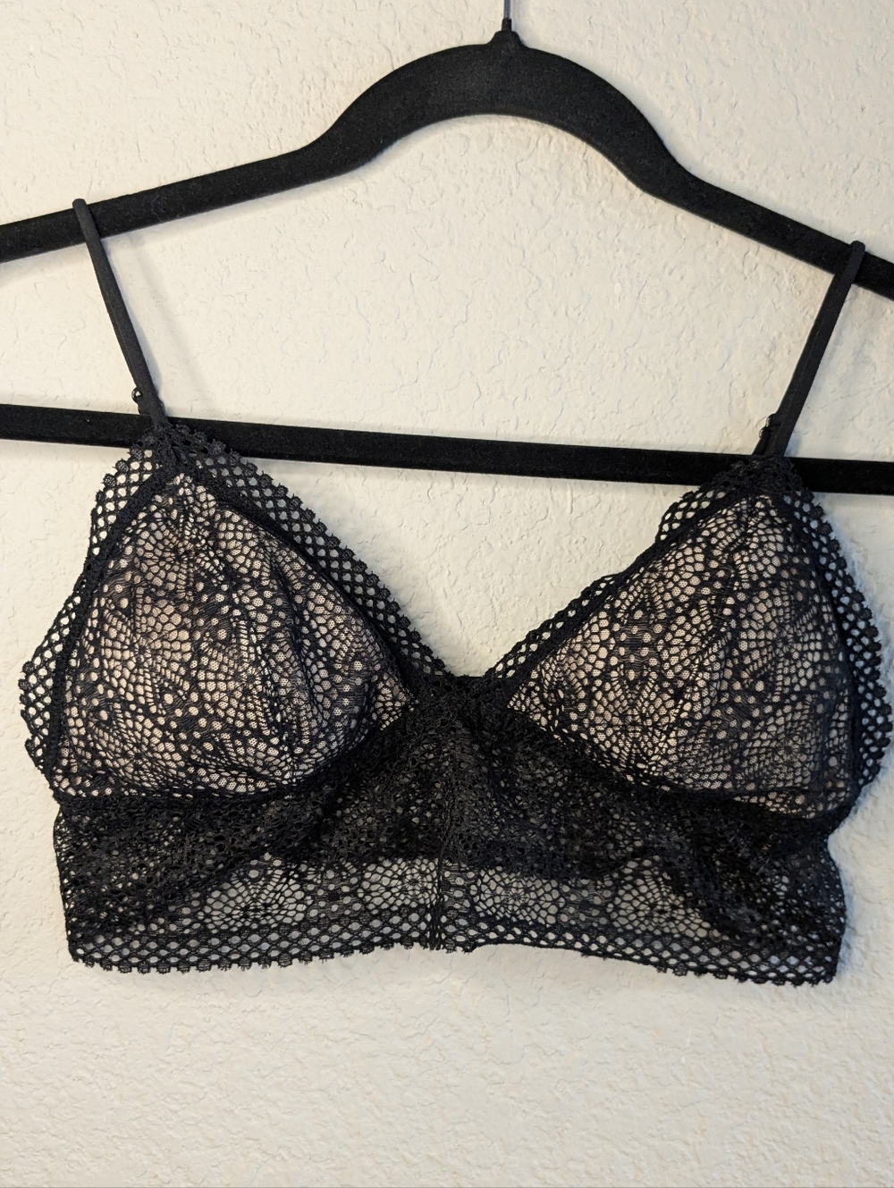 Victoria's Secret Bralette M Black With Nude Lining Lace Lightly Lined Excellent